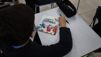 MULTIPLICADORES AL&Eacute;M DO CONHECIMENTO: A for&ccedil;a da coopera&ccedil;&atilde;o nas escolas 