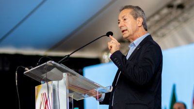 Neivor Canton destacou que h&aacute; 55 anos o cooperativismo transforma a vida de mais de 100 mil fam&iacute;lias no campo e na cidade. (Foto: MB Comunica&ccedil;&atilde;o)