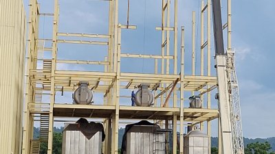 Constru&ccedil;&atilde;o da peletizadora em processo 