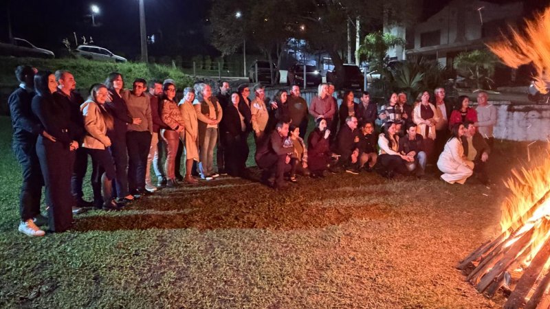 CASAIS A1 EM ERVAL SECO: Cooperados fortalecem a união no tradicional Luau 