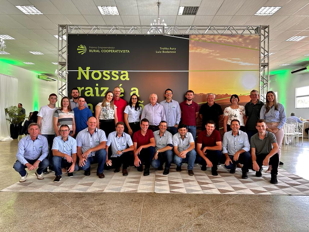 EXCELÊNCIA: Famílias cooperadas são homenageadas no Prêmio Empreendedor Rural Cooperativista 